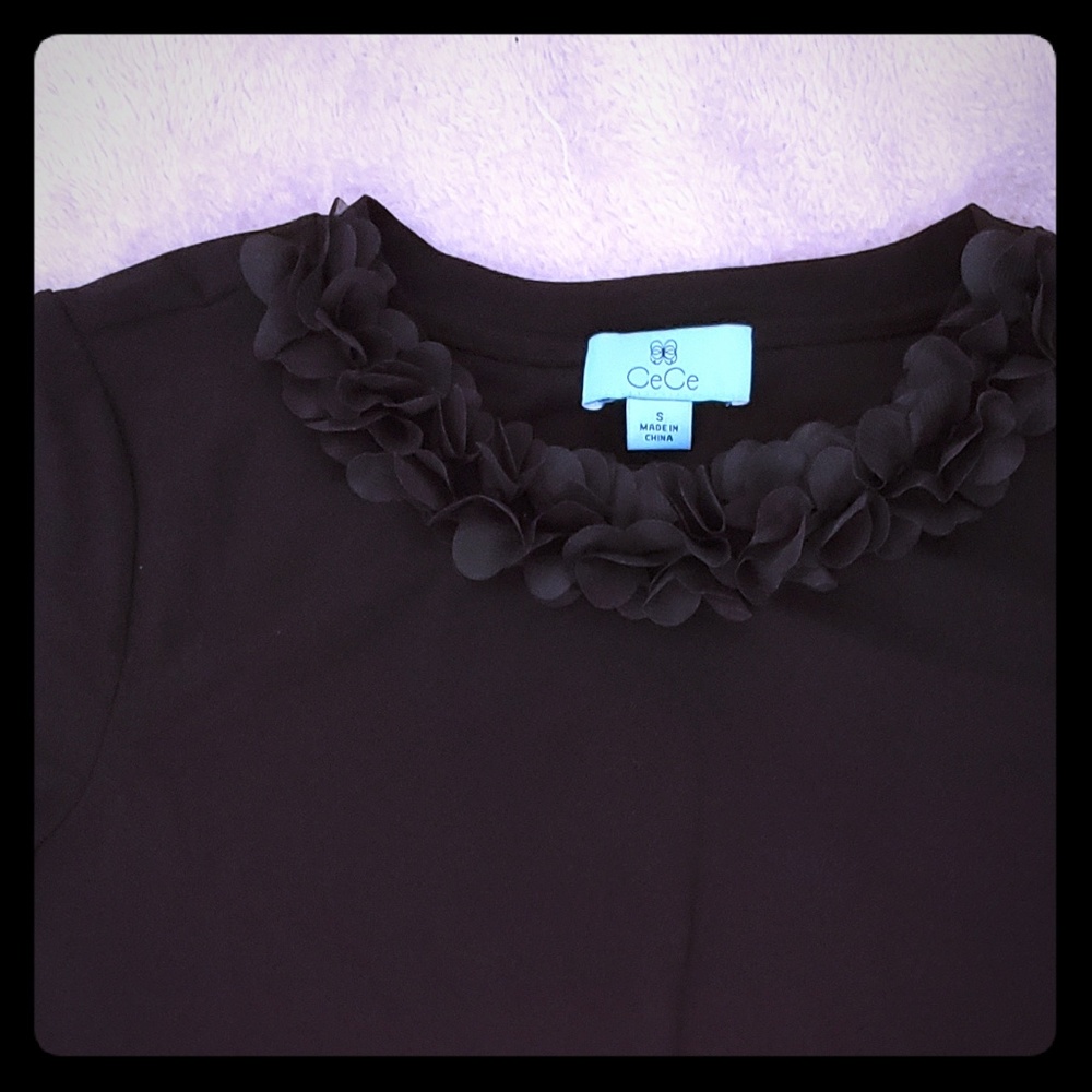 Knit crepe Tee with floral collar